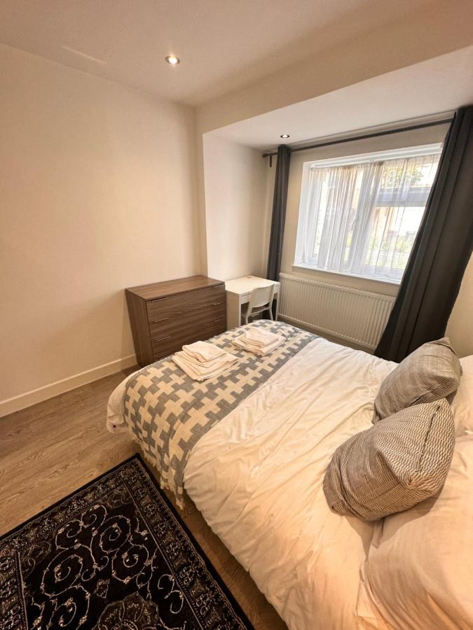 Double And Single Rooms In Bromley By Bow 伦敦 外观 照片