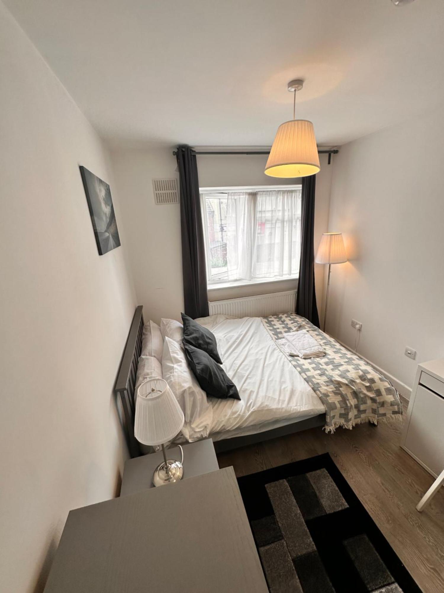 Double And Single Rooms In Bromley By Bow 伦敦 外观 照片