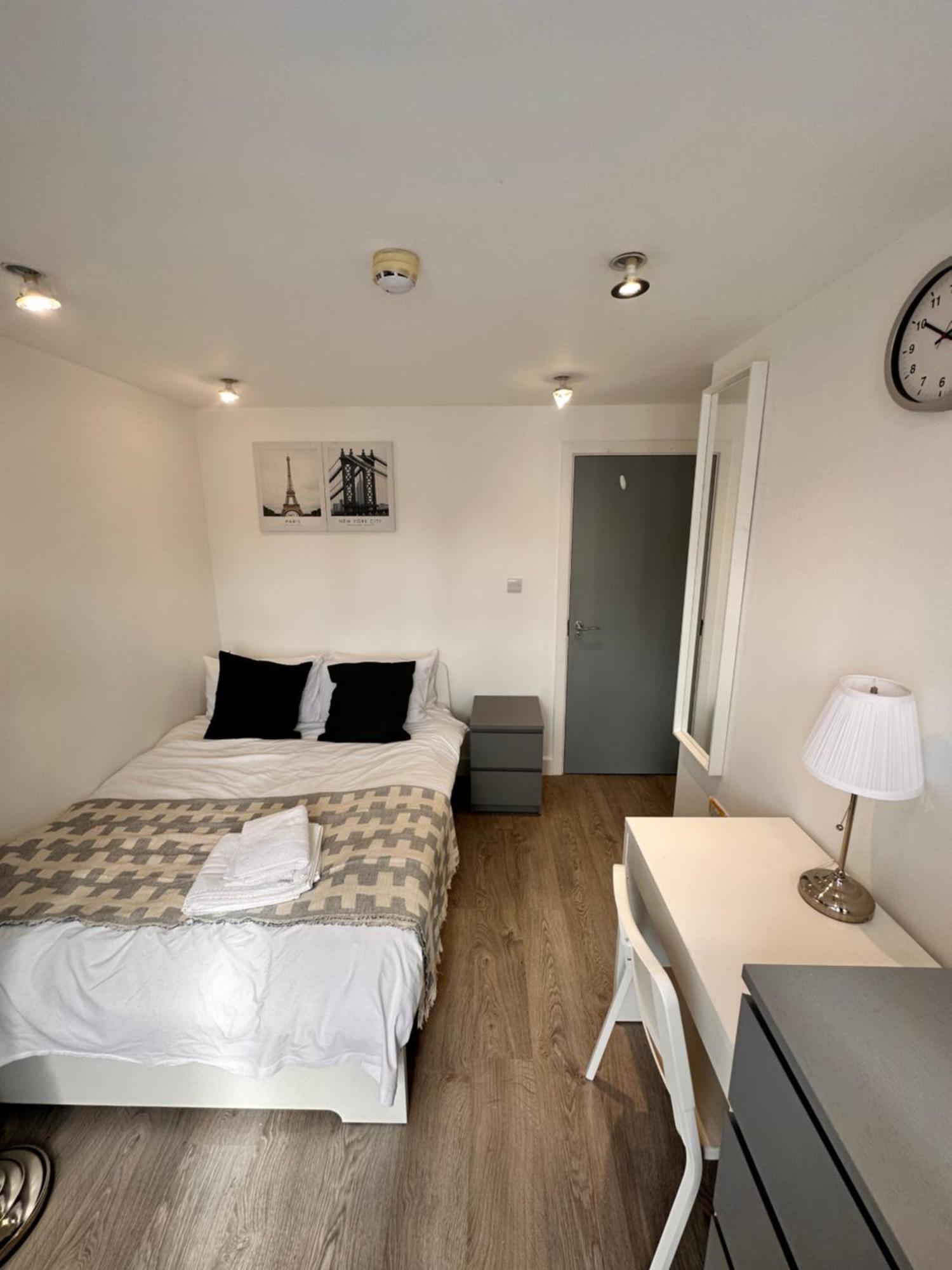 Double And Single Rooms In Bromley By Bow 伦敦 外观 照片