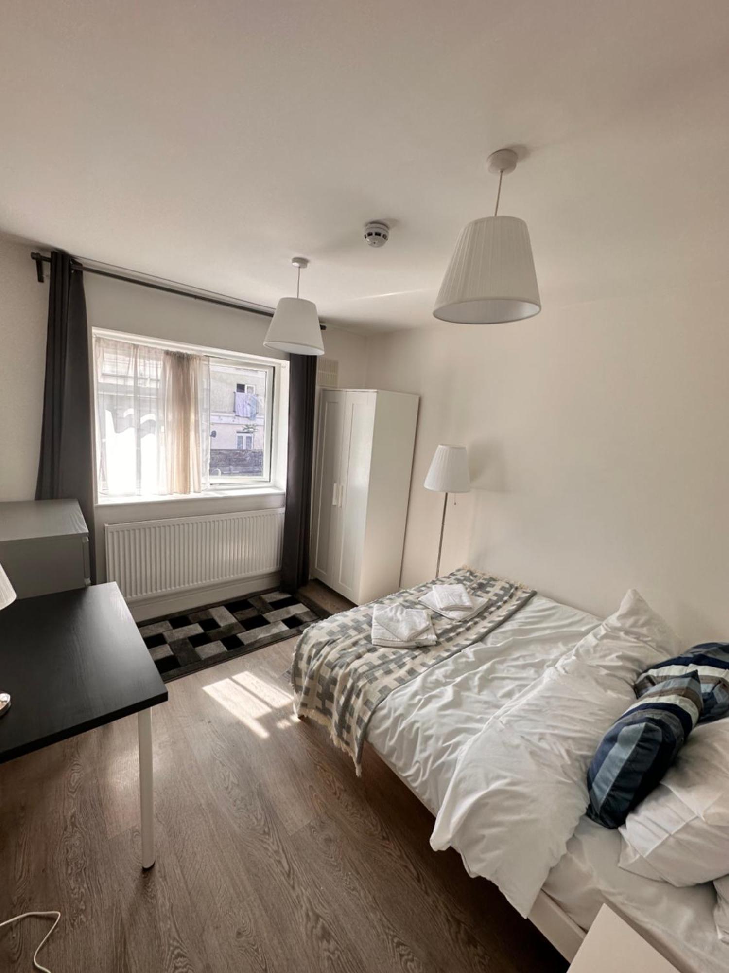 Double And Single Rooms In Bromley By Bow 伦敦 外观 照片